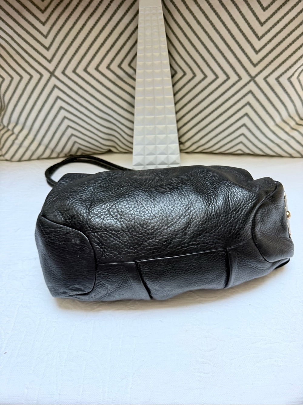 Elliott Lucca Black Leather Bow-Accent Shoulder Satchel - Picture 5 of 12